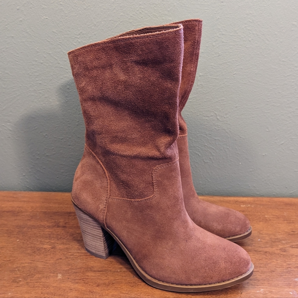 Lucky Brand Pink Suede Embrleigh Boot Size 9